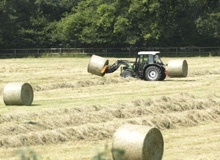 Heuernte - große Rundballen Heu